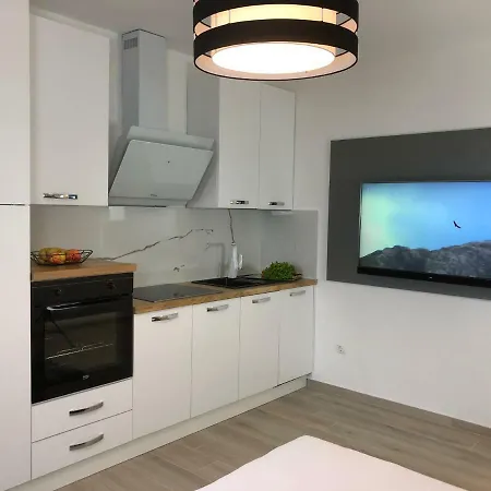 Ucka Apartamento *