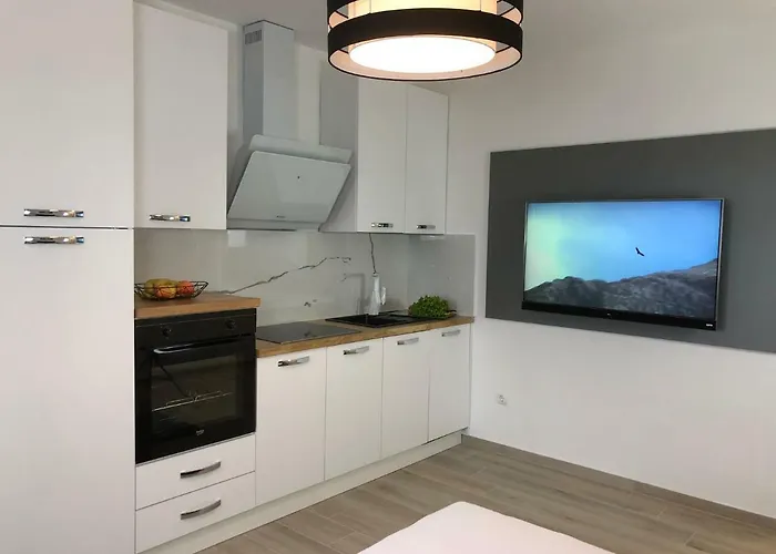 Ucka Apartment *